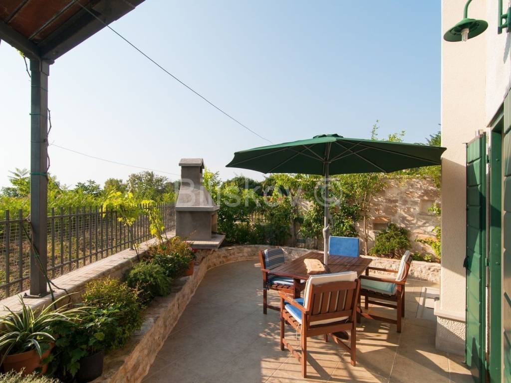 Samostojeća kuća, Prodaja, Supetar, Mirca