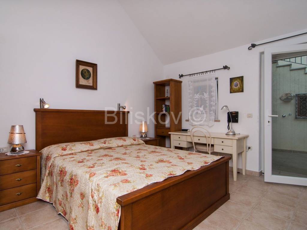 Samostojeća kuća, Prodaja, Supetar, Mirca