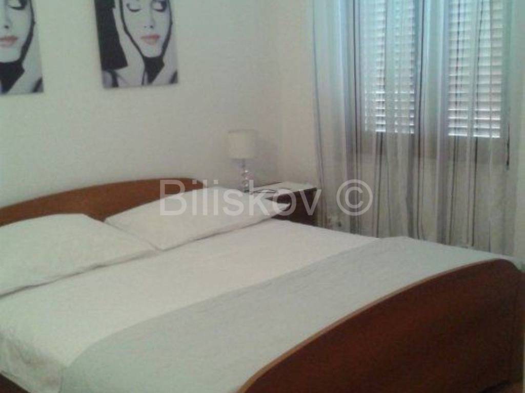 Stan u zgradi, Najam, Split, Split