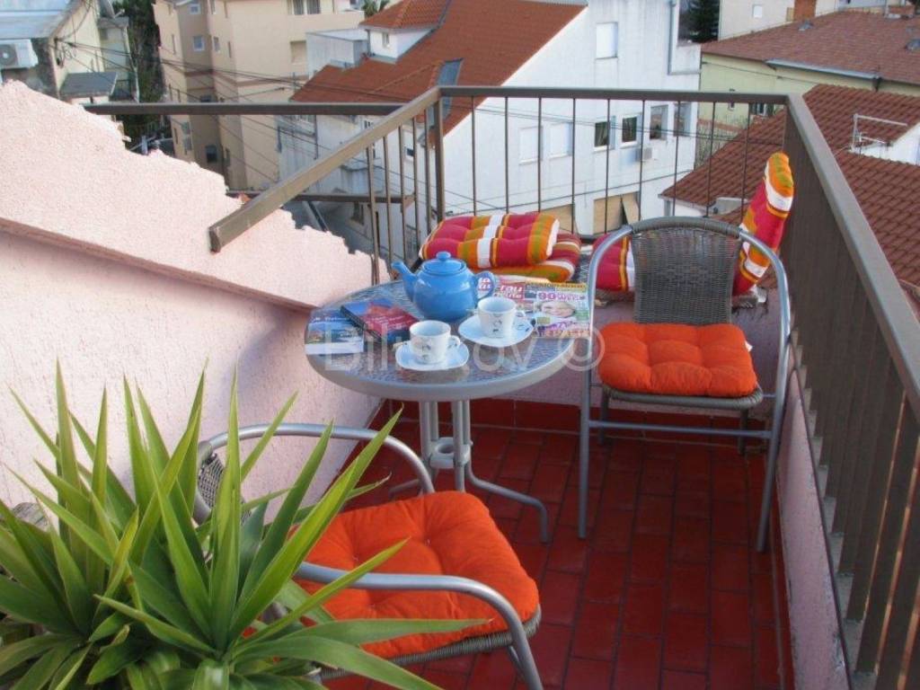 Stan u zgradi, Najam, Split, Split