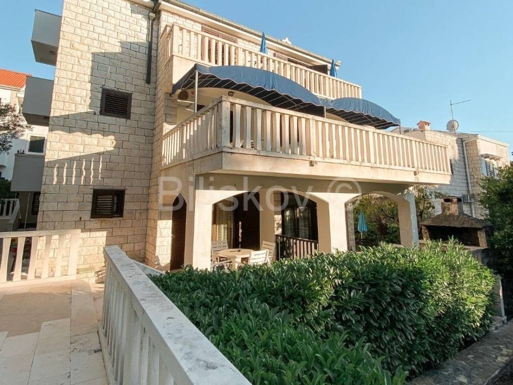 Apartmanska kuća, Prodaja, Supetar, Supetar