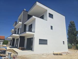 Apartman na moru, Prodaja, Vrsi, Zukve