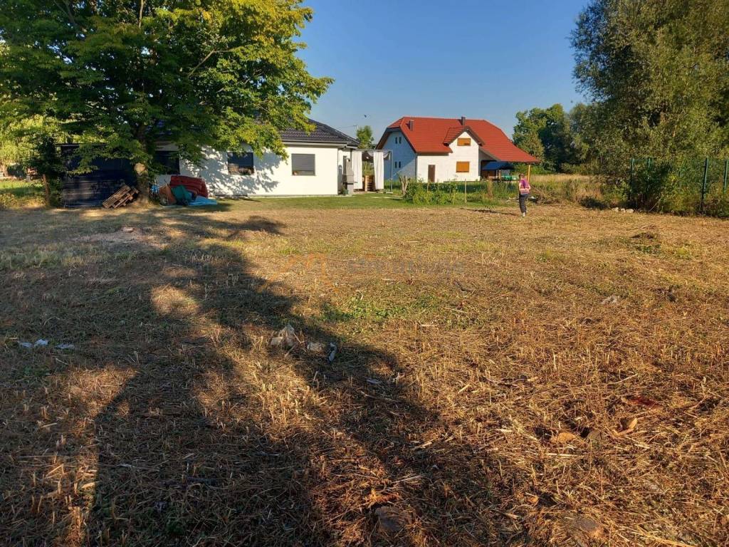Građevinsko stambeno zemljište, Prodaja, Ivanić-grad, Centar