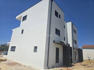 Apartman na moru, Prodaja, Vrsi, Zukve