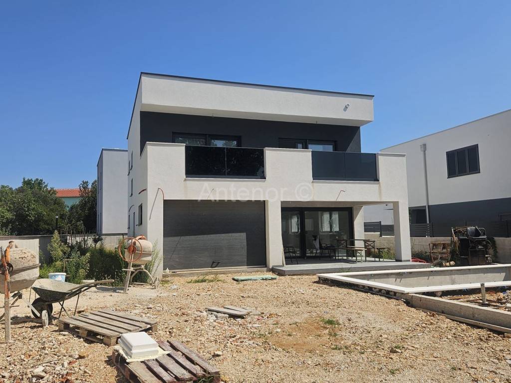Vila, Prodaja, Nin, Zaton