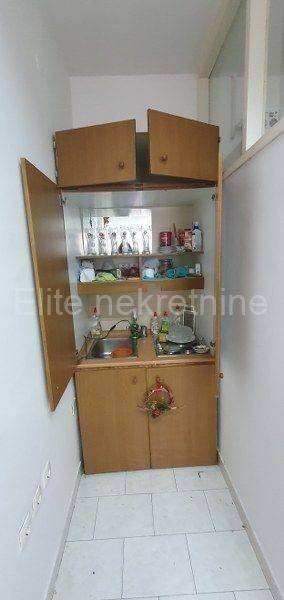 Ured, Najam, Rijeka, Zapad