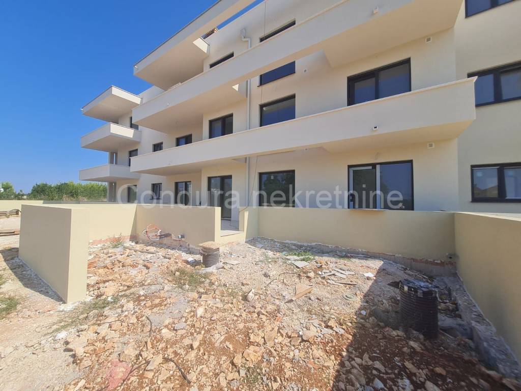 Apartman s okućnicom, Prodaja, Privlaka, Privlaka