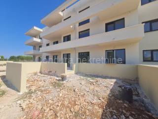 Apartman s okućnicom, Prodaja, Privlaka, Privlaka
