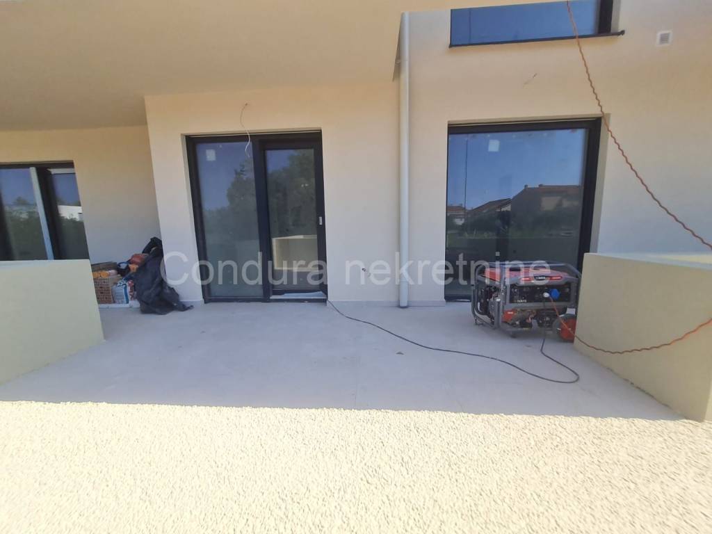 Apartman s okućnicom, Prodaja, Privlaka, Privlaka