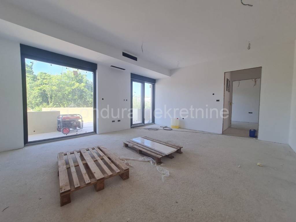 Apartman s okućnicom, Prodaja, Privlaka, Privlaka