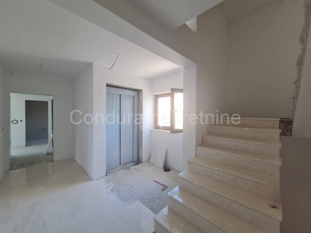 Apartman na moru, Prodaja, Privlaka, Privlaka