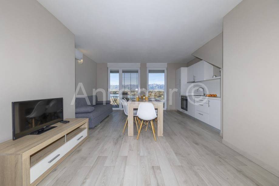 Apartman na moru, Prodaja, Povljana, Povljana