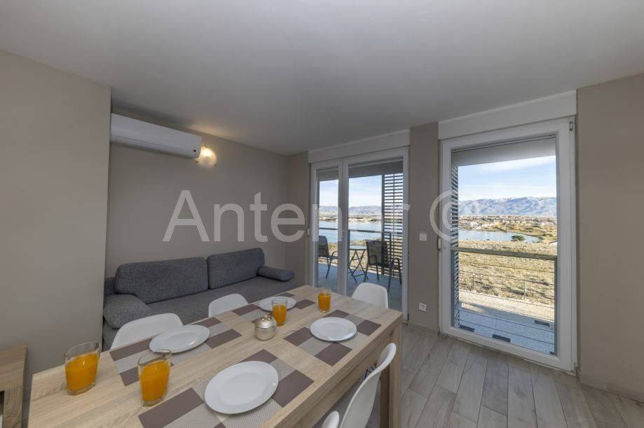 Apartman na moru, Prodaja, Povljana, Povljana