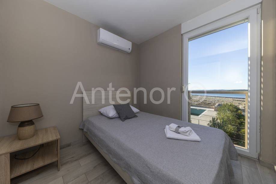 Apartman na moru, Prodaja, Povljana, Povljana