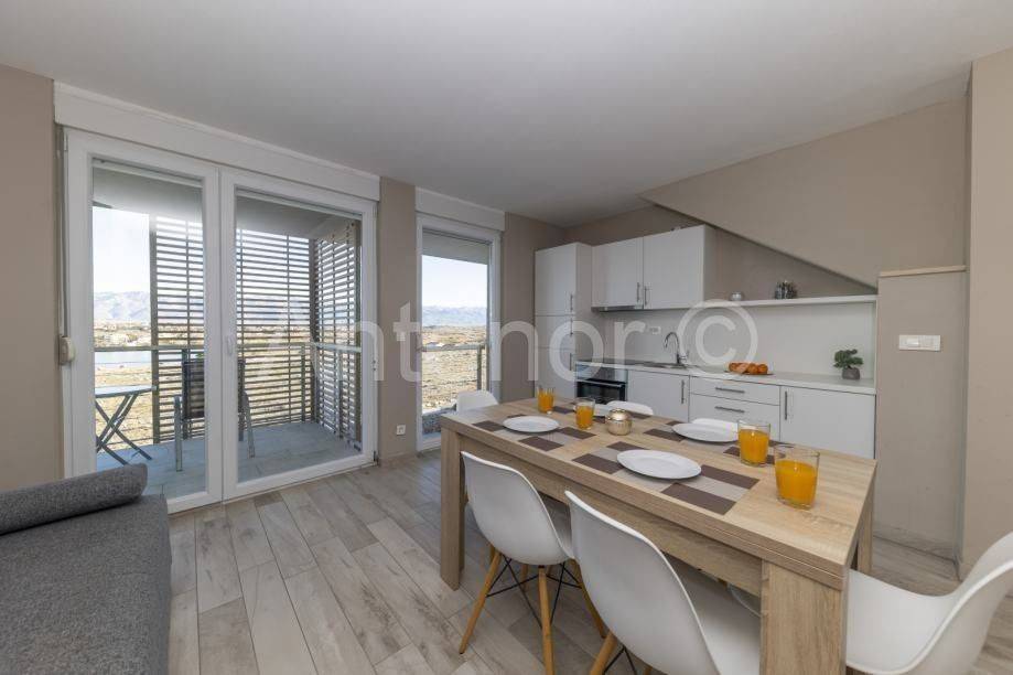 Apartman na moru, Prodaja, Povljana, Povljana
