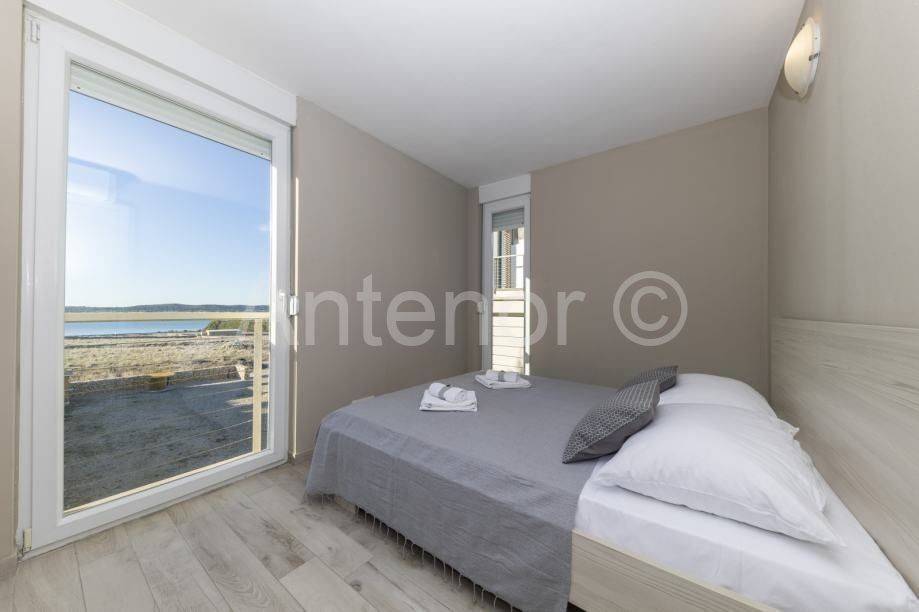 Apartman na moru, Prodaja, Povljana, Povljana