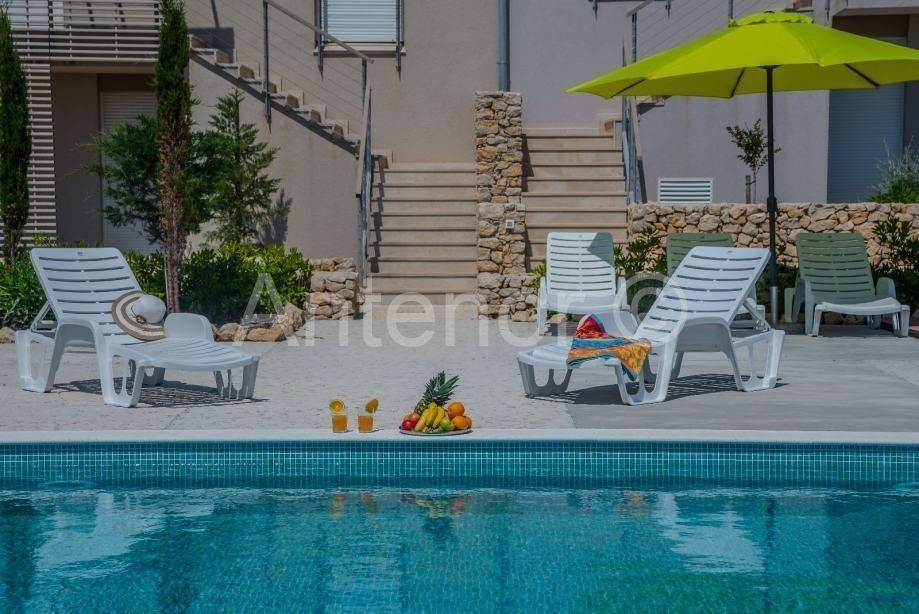 Apartman na moru, Prodaja, Povljana, Povljana