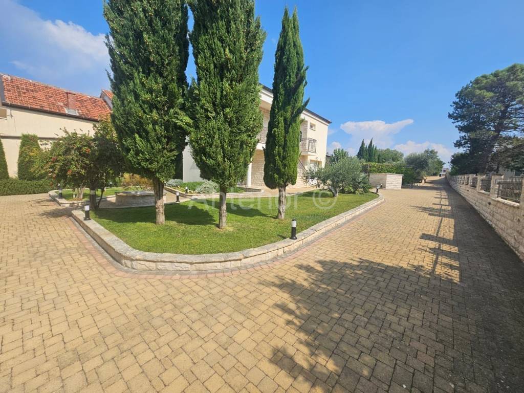 Kuća na moru, Prodaja, Vrsi, Zukve