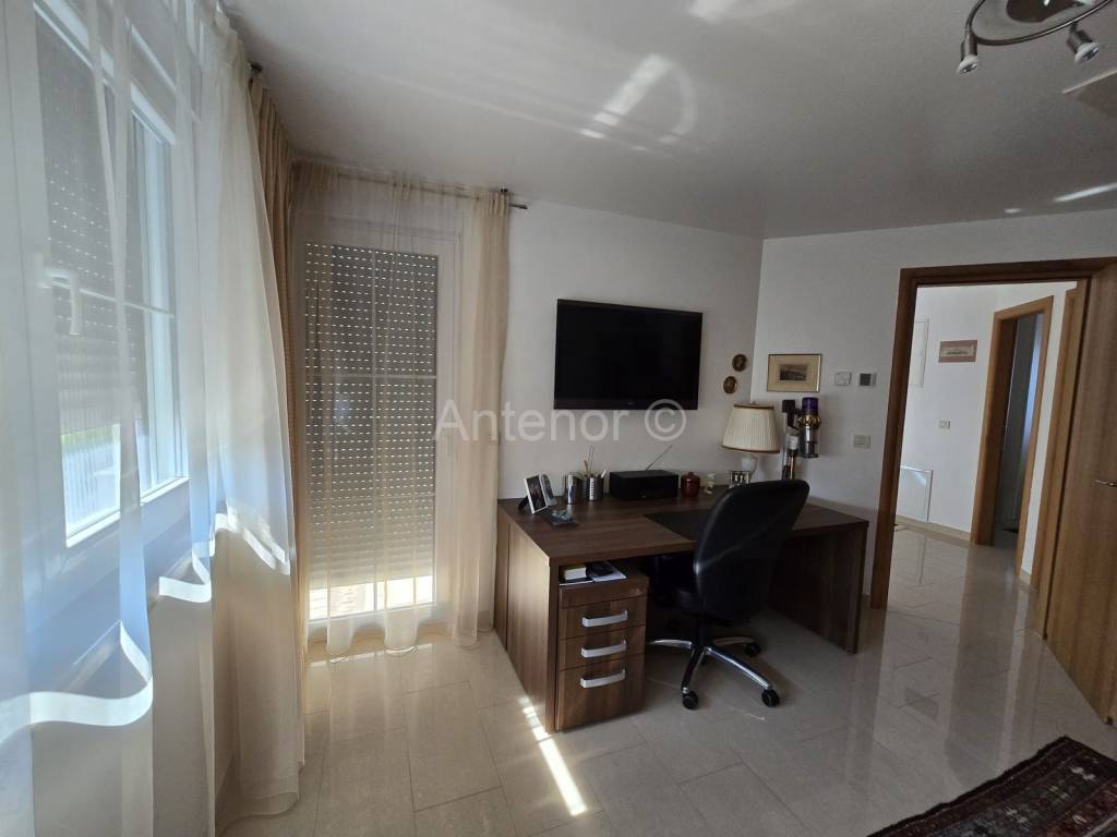 Kuća na moru, Prodaja, Vrsi, Zukve