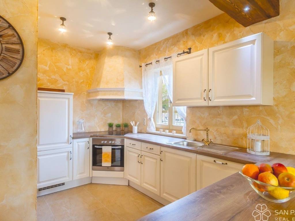 Luksuzna kuća, Prodaja, Dobrinj, Kras