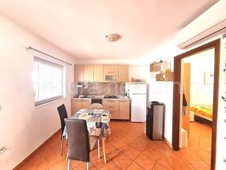 Apartman na moru, Prodaja, Vir, Vir