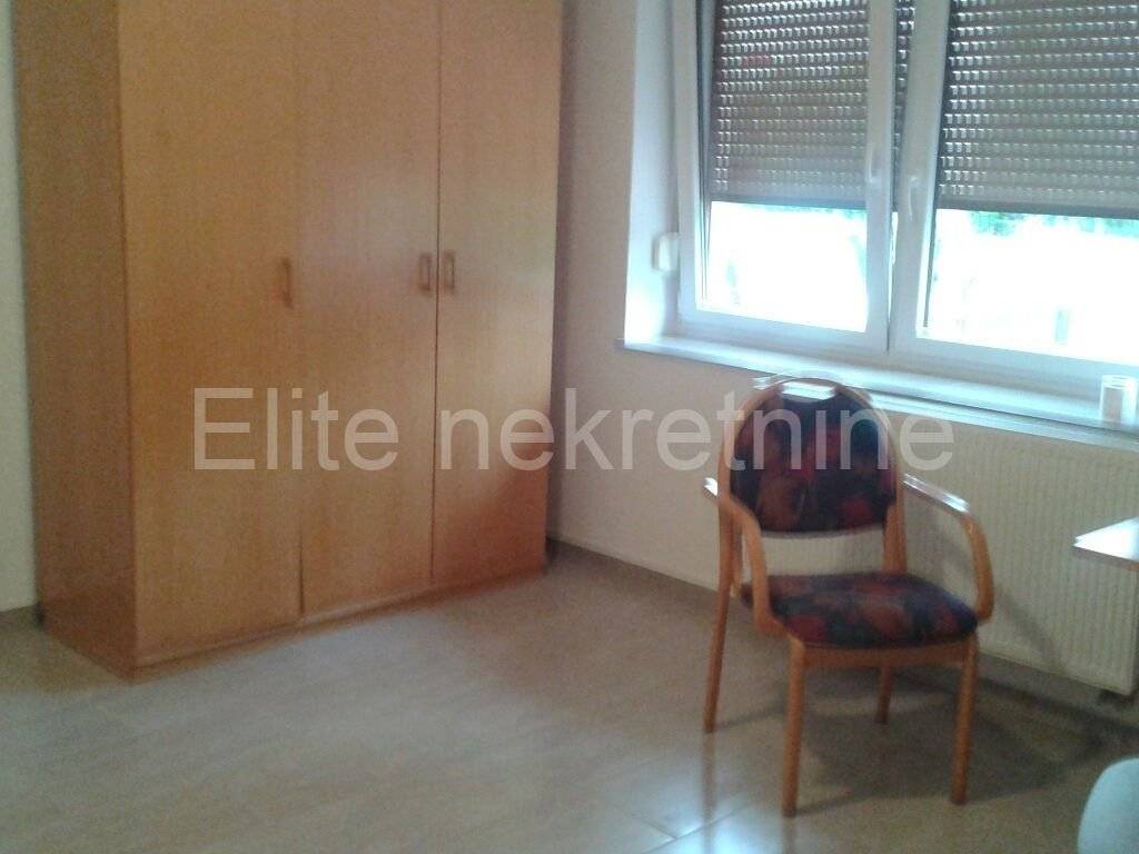 Stan u zgradi, Najam, Rijeka, Zapad