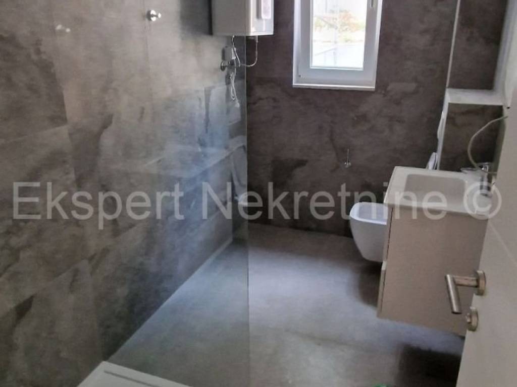 Stan u novogradnji, Prodaja, Okrug, Okrug Gornji