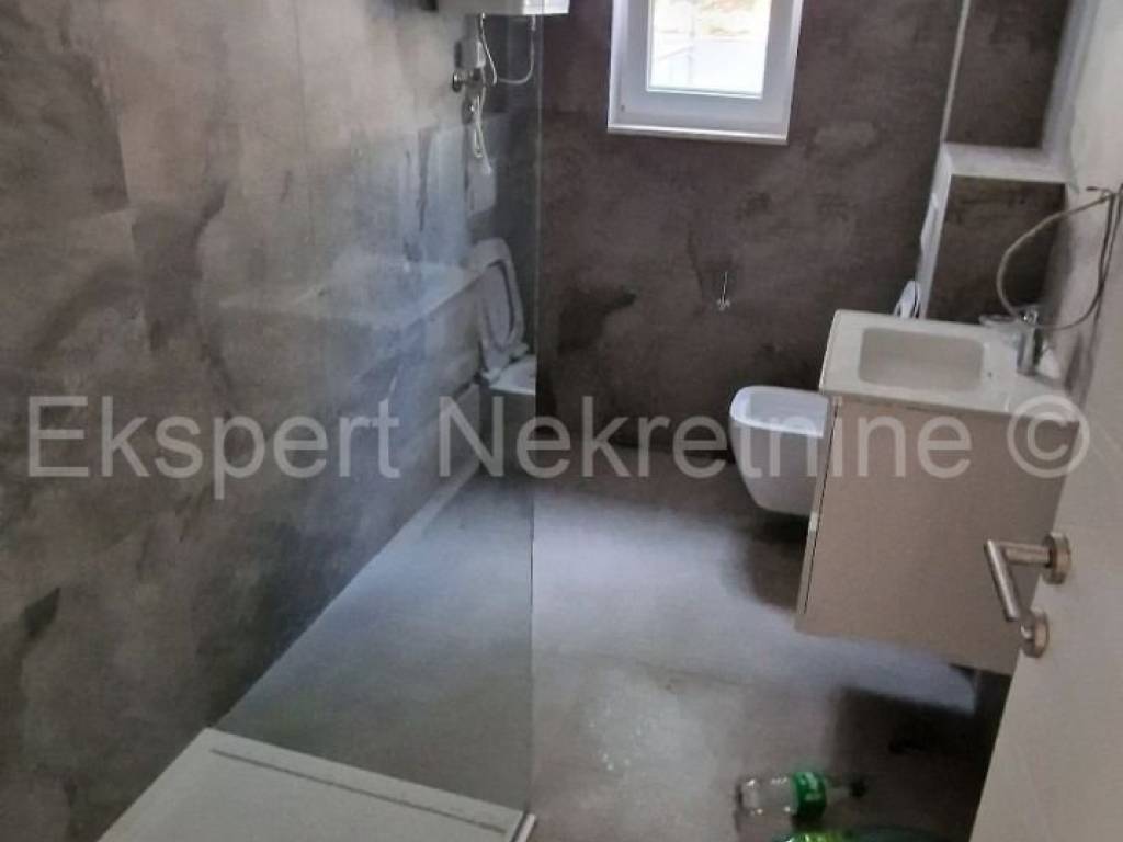 Stan u novogradnji, Prodaja, Okrug, Okrug Gornji