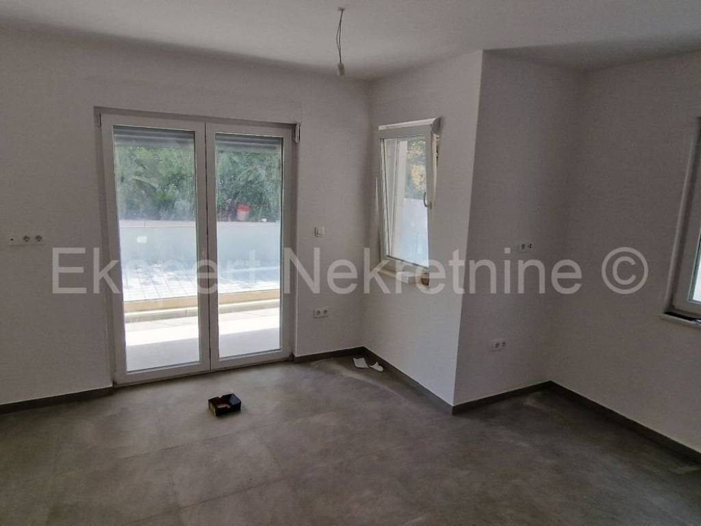 Stan u novogradnji, Prodaja, Okrug, Okrug Gornji