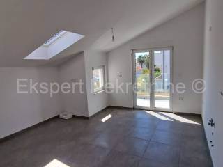 Stan u novogradnji, Prodaja, Okrug, Okrug Gornji