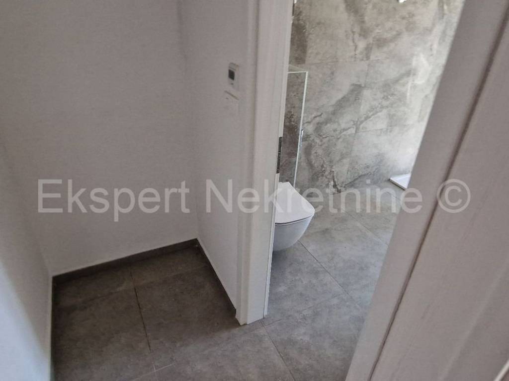 Stan u novogradnji, Prodaja, Okrug, Okrug Gornji