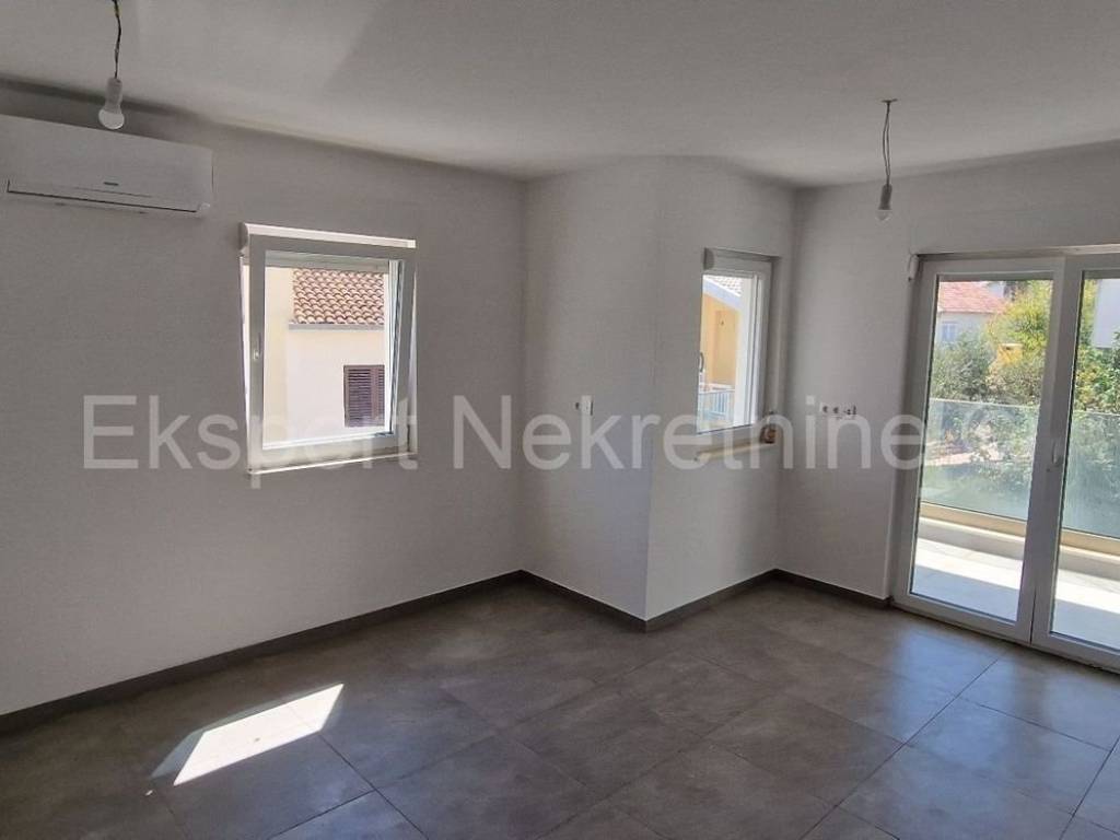 Stan u novogradnji, Prodaja, Okrug, Okrug Gornji