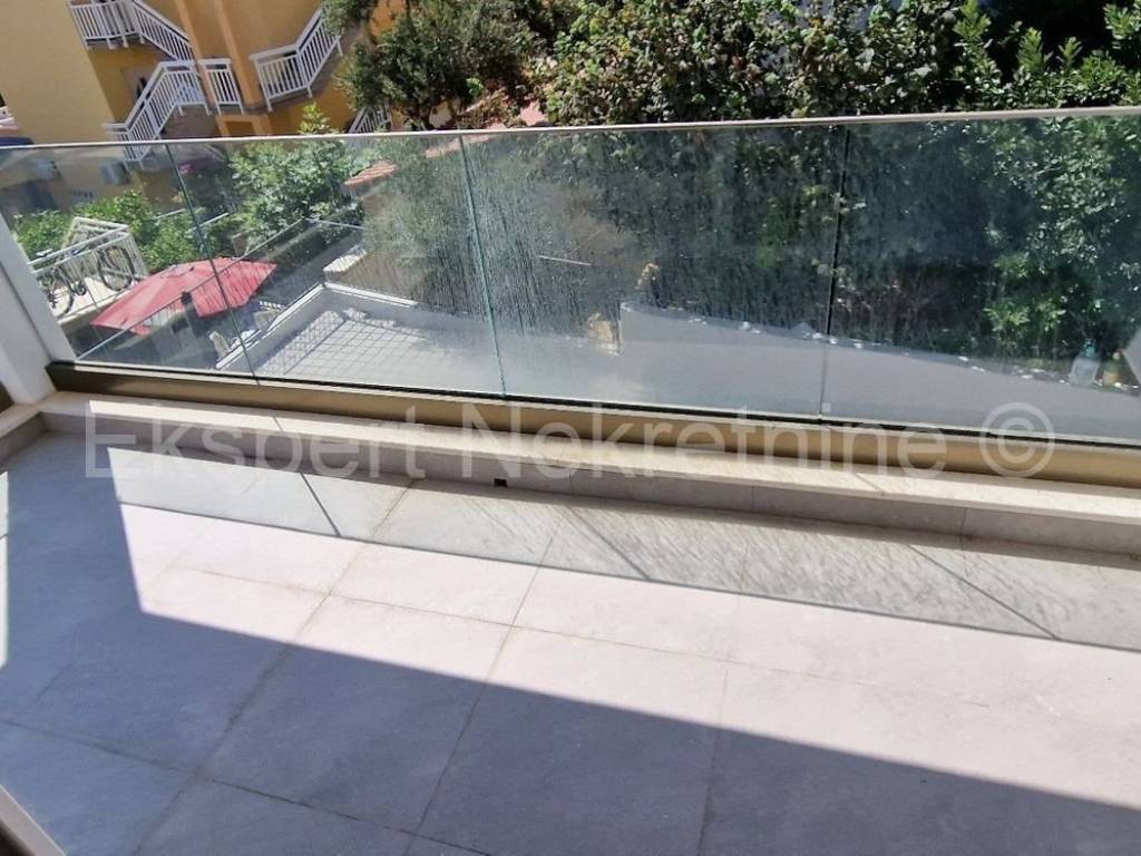 Stan u novogradnji, Prodaja, Okrug, Okrug Gornji