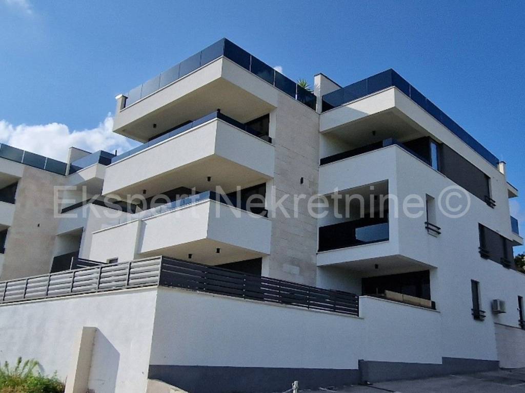 Stan u zgradi, Najam, Trogir, Trogir