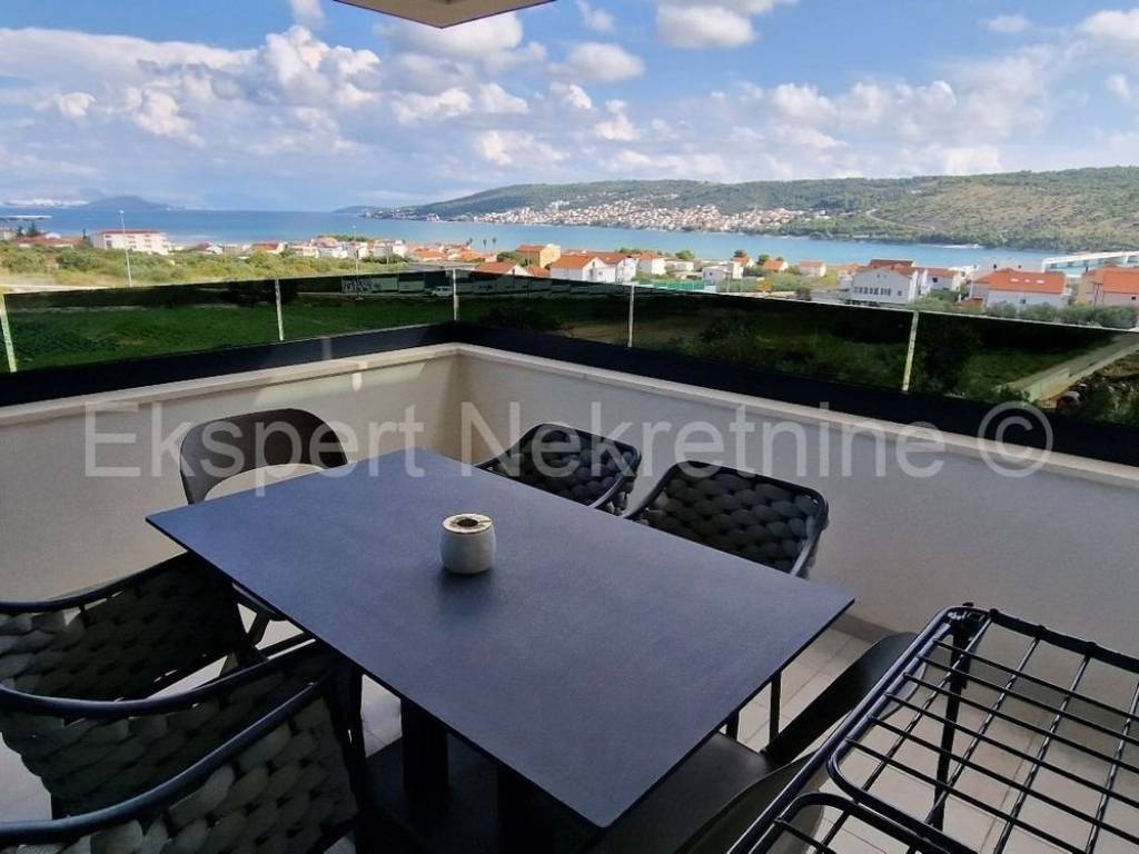 Stan u zgradi, Najam, Trogir, Trogir