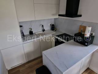 Stan u zgradi, Najam, Trogir, Trogir