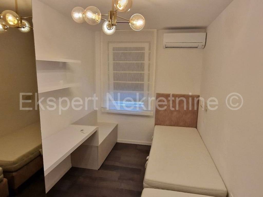 Stan u zgradi, Najam, Trogir, Trogir