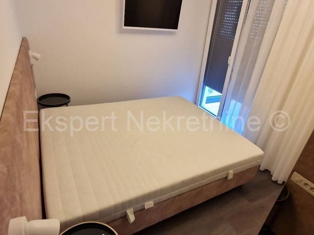 Stan u zgradi, Najam, Trogir, Trogir