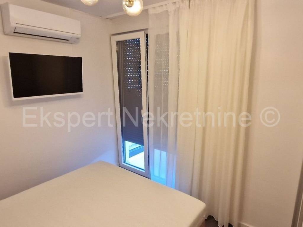 Stan u zgradi, Najam, Trogir, Trogir