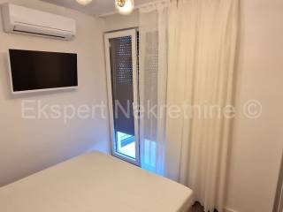 Stan u zgradi, Najam, Trogir, Trogir