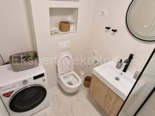 Stan u zgradi, Najam, Trogir, Trogir