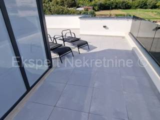 Stan u zgradi, Najam, Trogir, Trogir