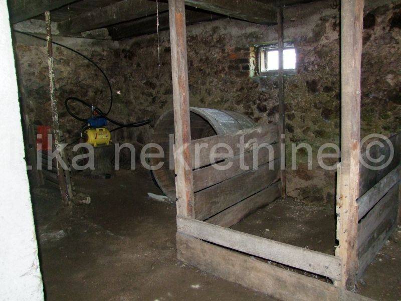 Seosko imanje , Prodaja, Vrhovine, Gornje Vrhovine