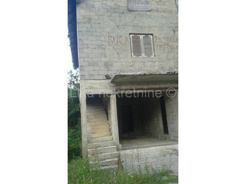 Kuća devastirana u Domovinskom ratu , Prodaja, Gračac, Gračac