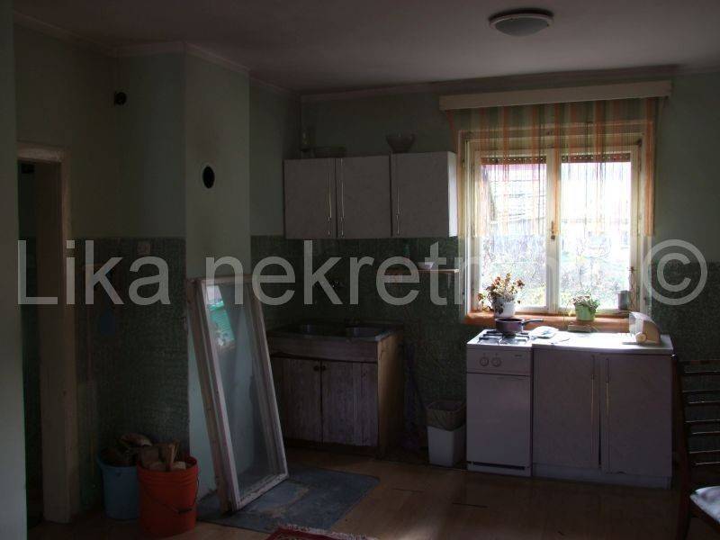 Stan u kući , Prodaja, Otočac, Otočac