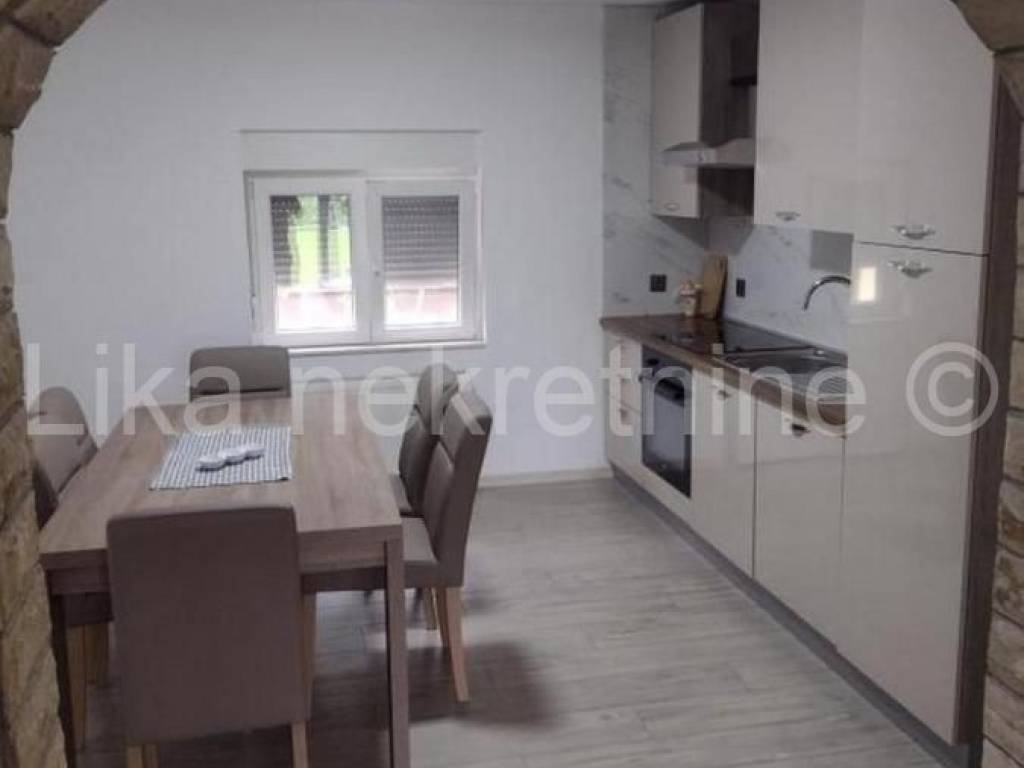 Kuća - Vila u prirodi, Prodaja, Lovinac, Štikada