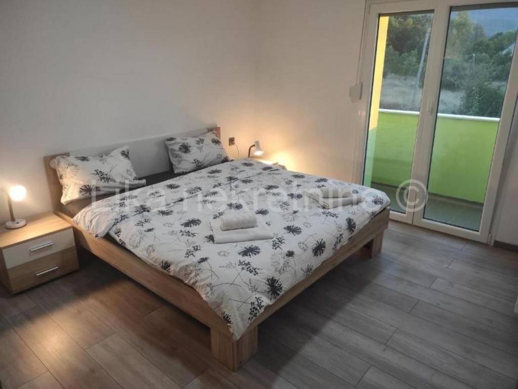 Kuća - Vila u prirodi, Prodaja, Lovinac, Štikada