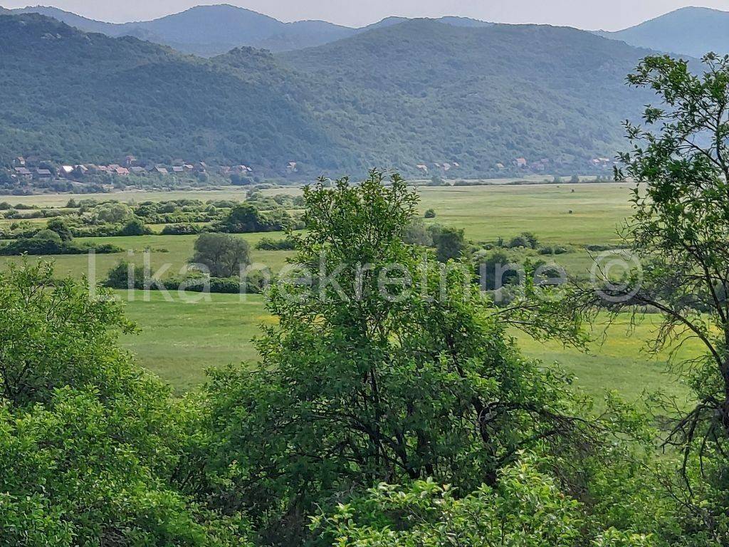 Seosko imanje, Prodaja, Perušić, Lipovo Polje