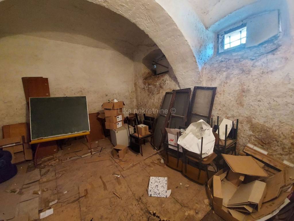 Stambeno poslovni objekt, Prodaja, Otočac, Otočac
