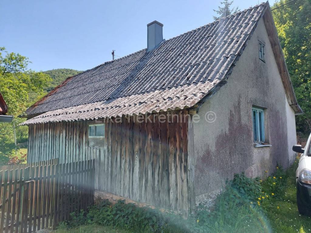 Seosko imanje, Prodaja, Perušić, Prvan Selo